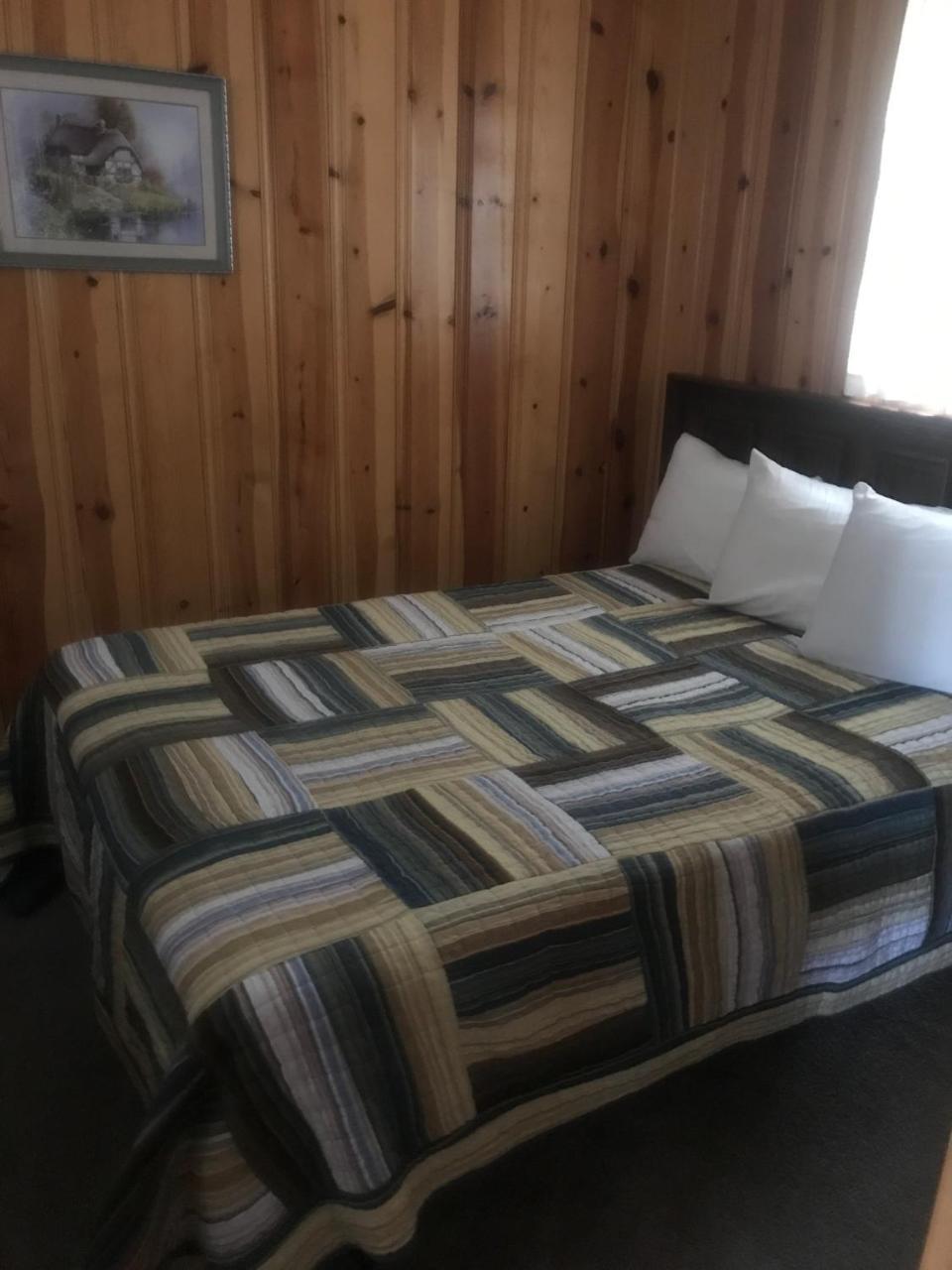Chalet Motel Кастер Экстерьер фото