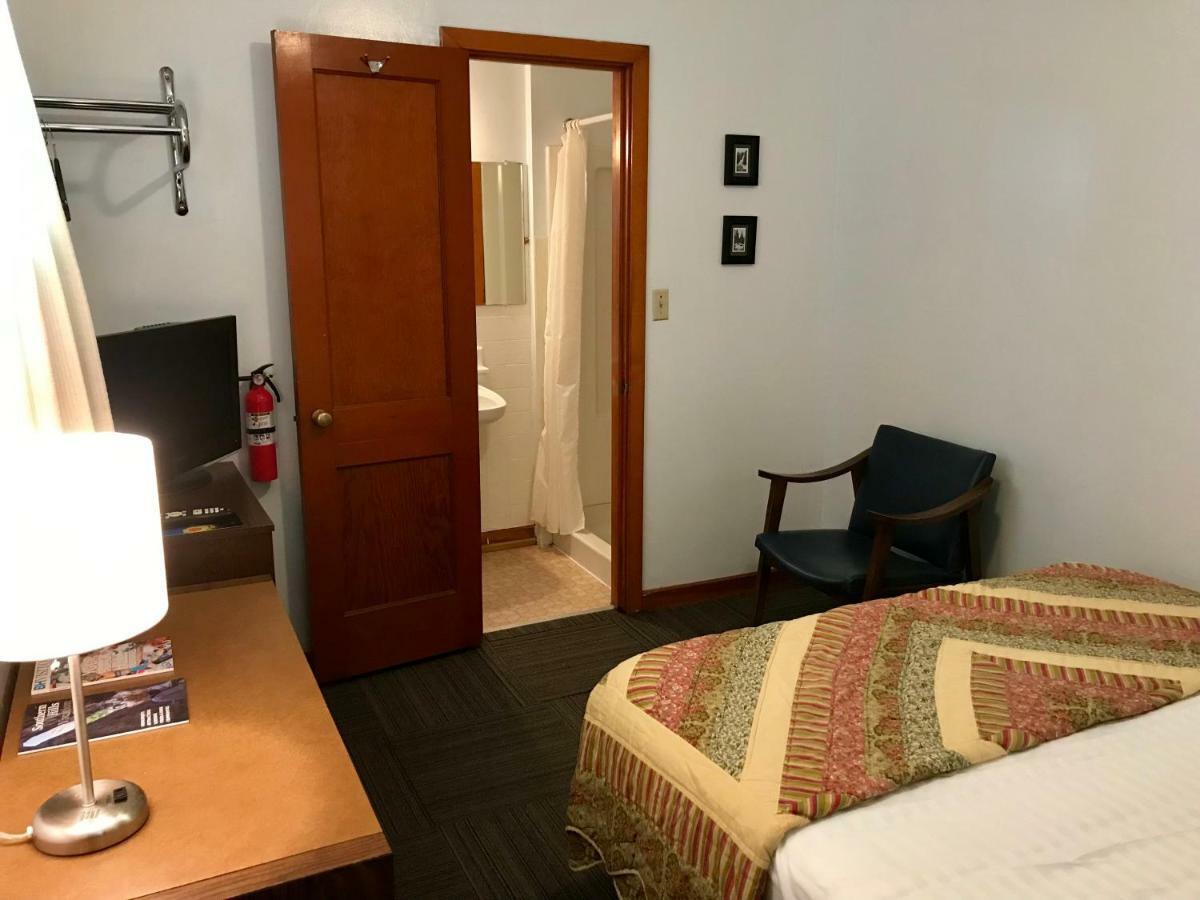 Chalet Motel Кастер Экстерьер фото